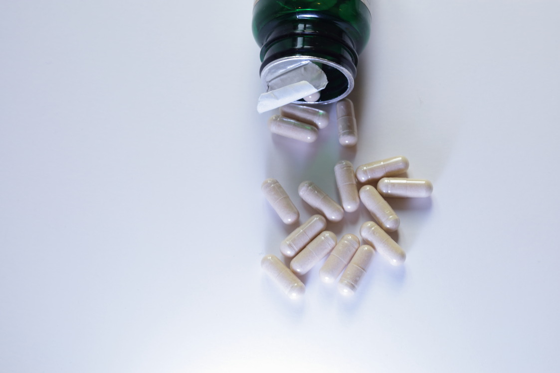 a bottle of niacin vitamins for alcohol and drug detox